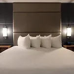 Carriage House Hotel And Conference Centre