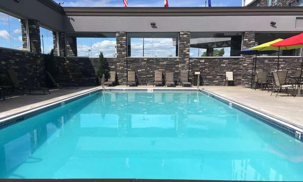 Carriage House And Conference Centre 4*