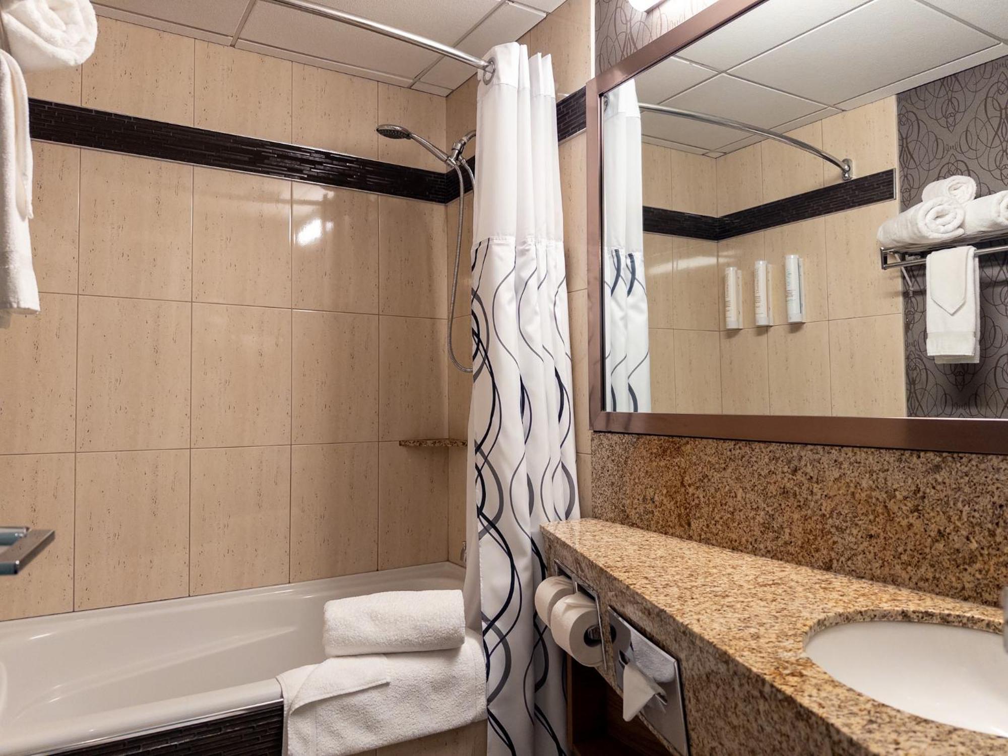 Hotel Carriage House And Conference Centre